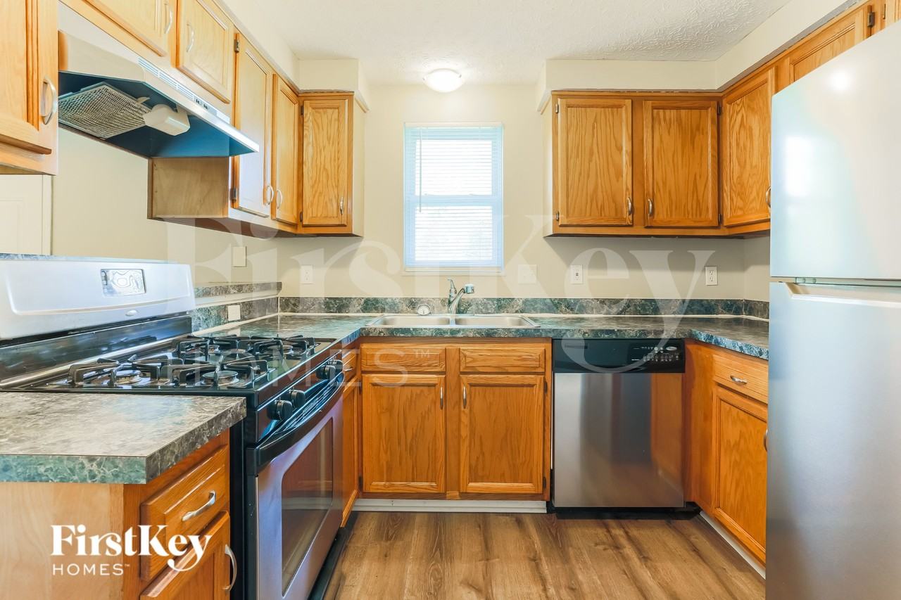 4821 Gilhem Ct - Photo 7 of 16