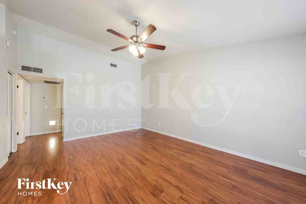 4745 W Morrow Dr - Photo 3 of 16