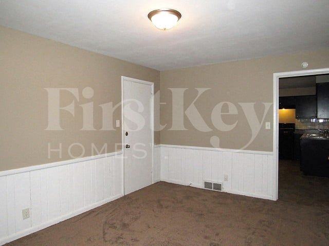 4430 Wycombe Ln - Photo 5 of 15