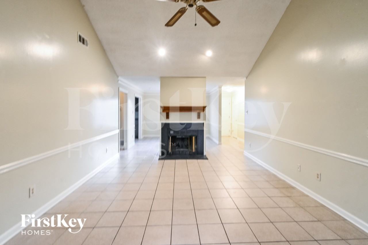 4415 Sunnyslope Dr - Photo 2 of 16