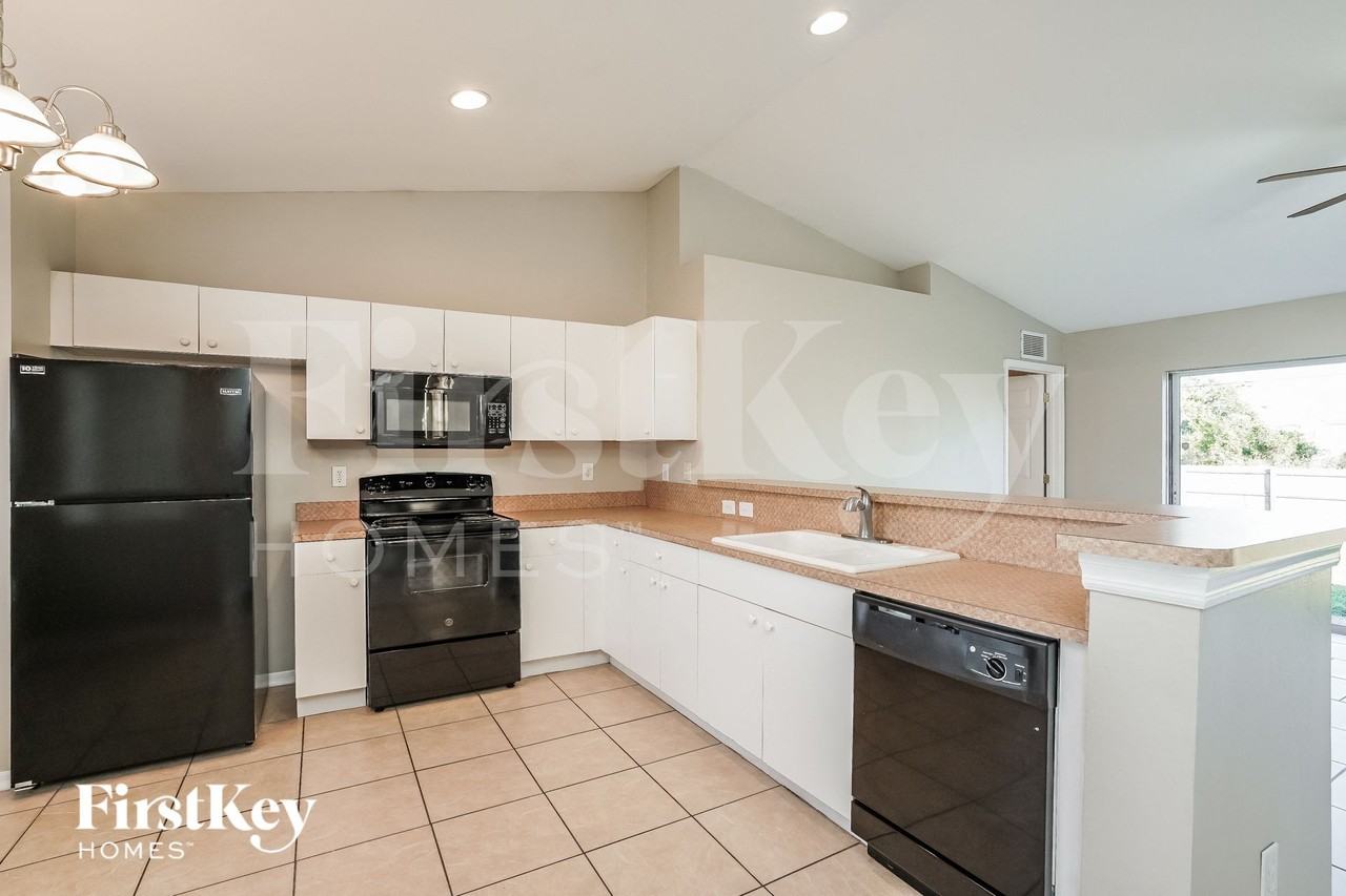 4206 25th St Sw - Photo 7 of 17