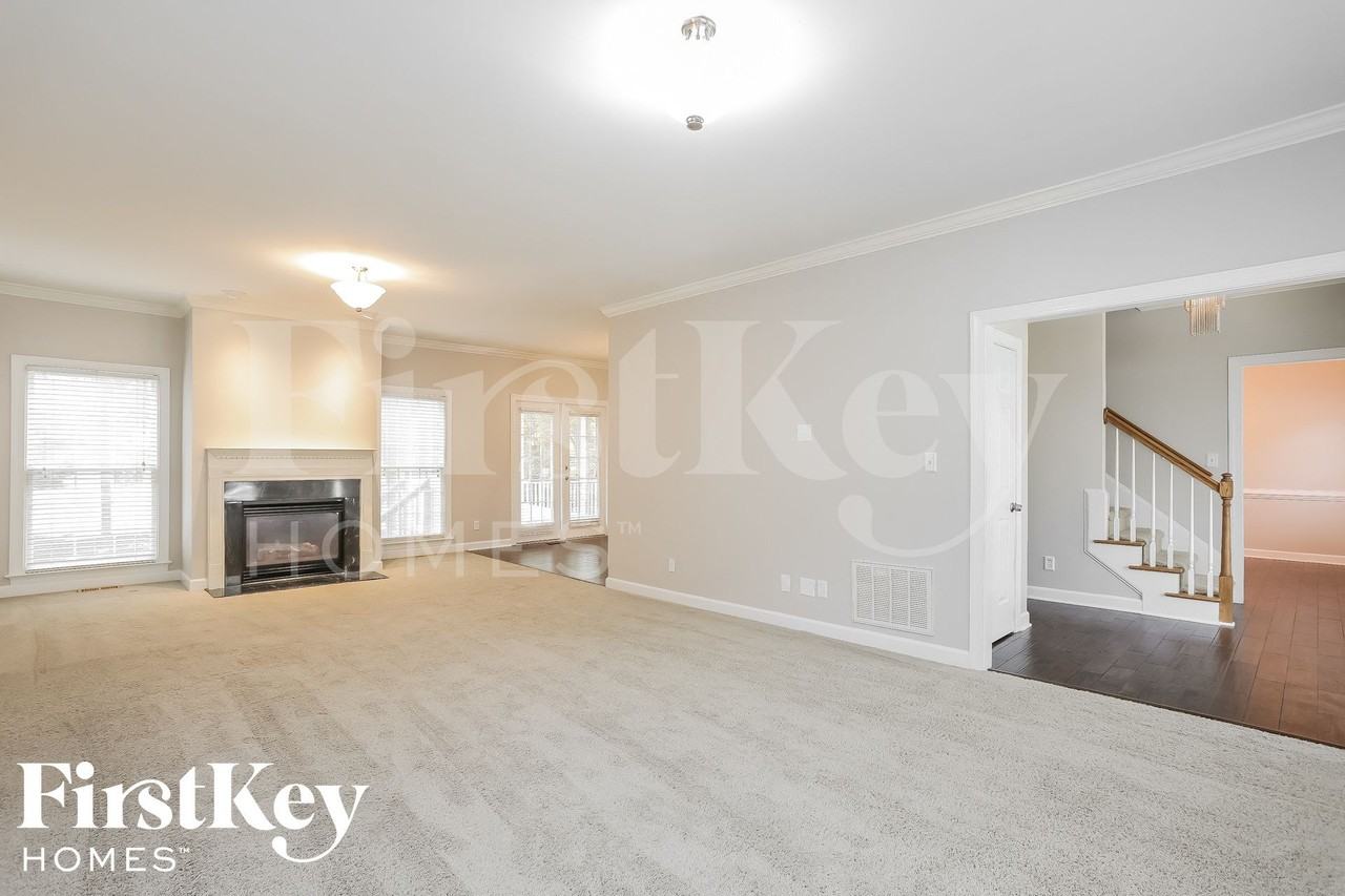 3102 Timberwolf Ave - Photo 3 of 15