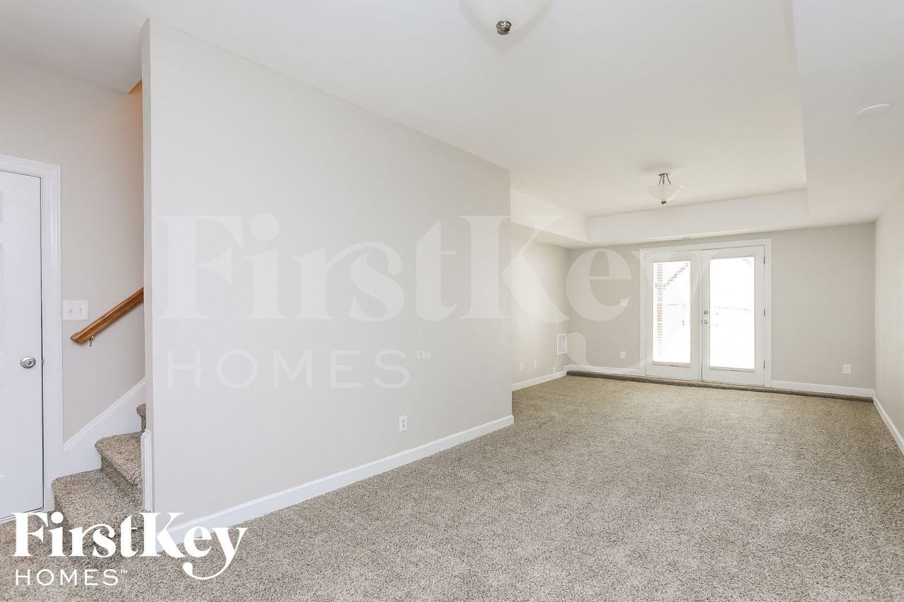 3102 Timberwolf Ave - Photo 4 of 15