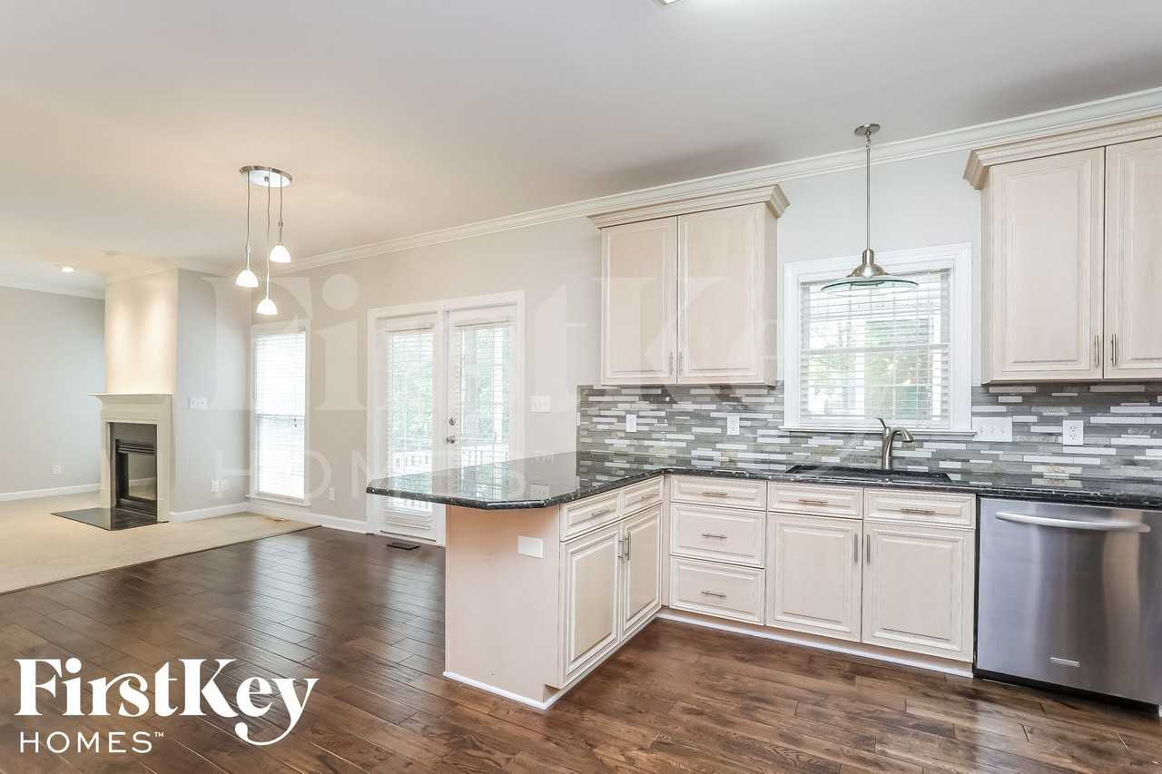 3102 Timberwolf Ave - Photo 7 of 15