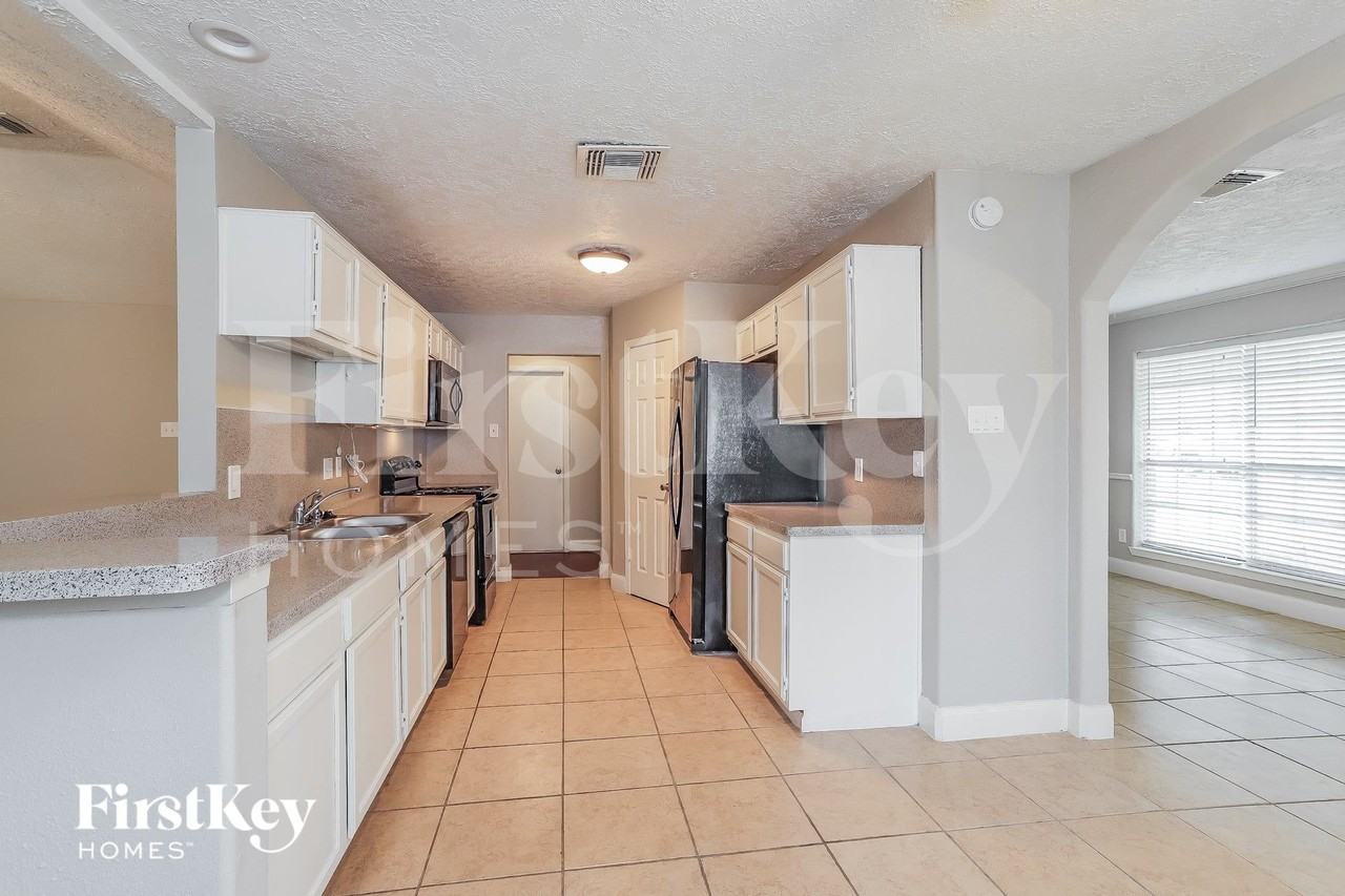 2922 Laurelridge Dr - Photo 6 of 16