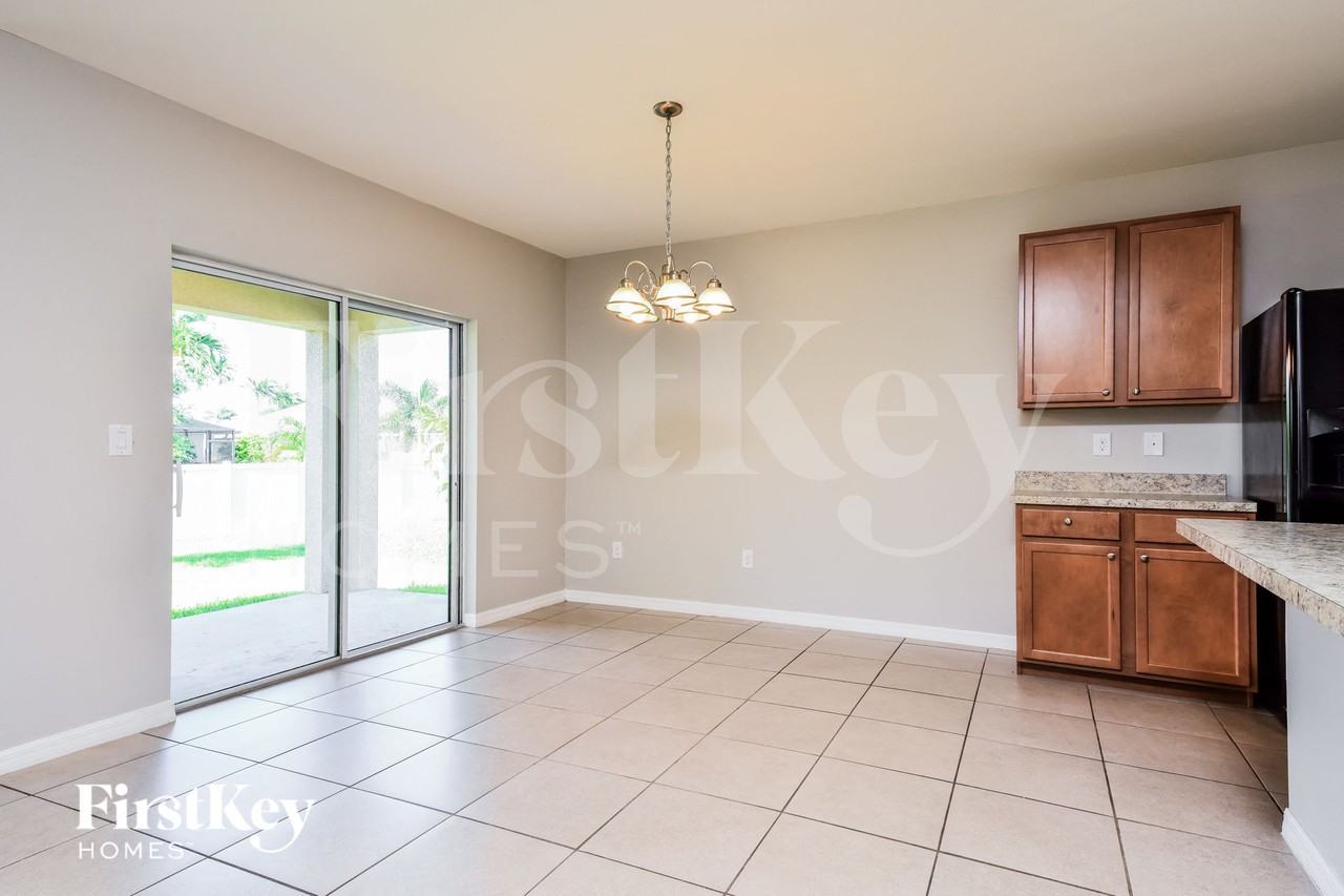 2704 Sw 32nd St - Photo 3 of 15