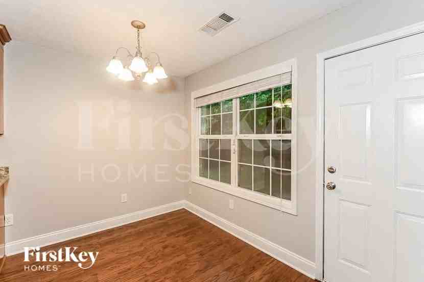 260 Valley View Dr - Photo 5 of 16