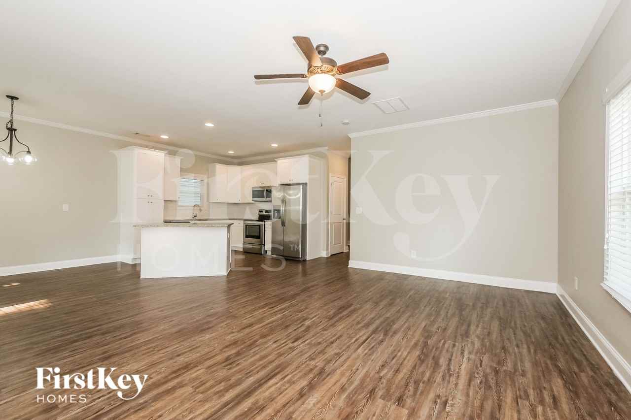 22 E Newnan Rd Unit F - Photo 2 of 16