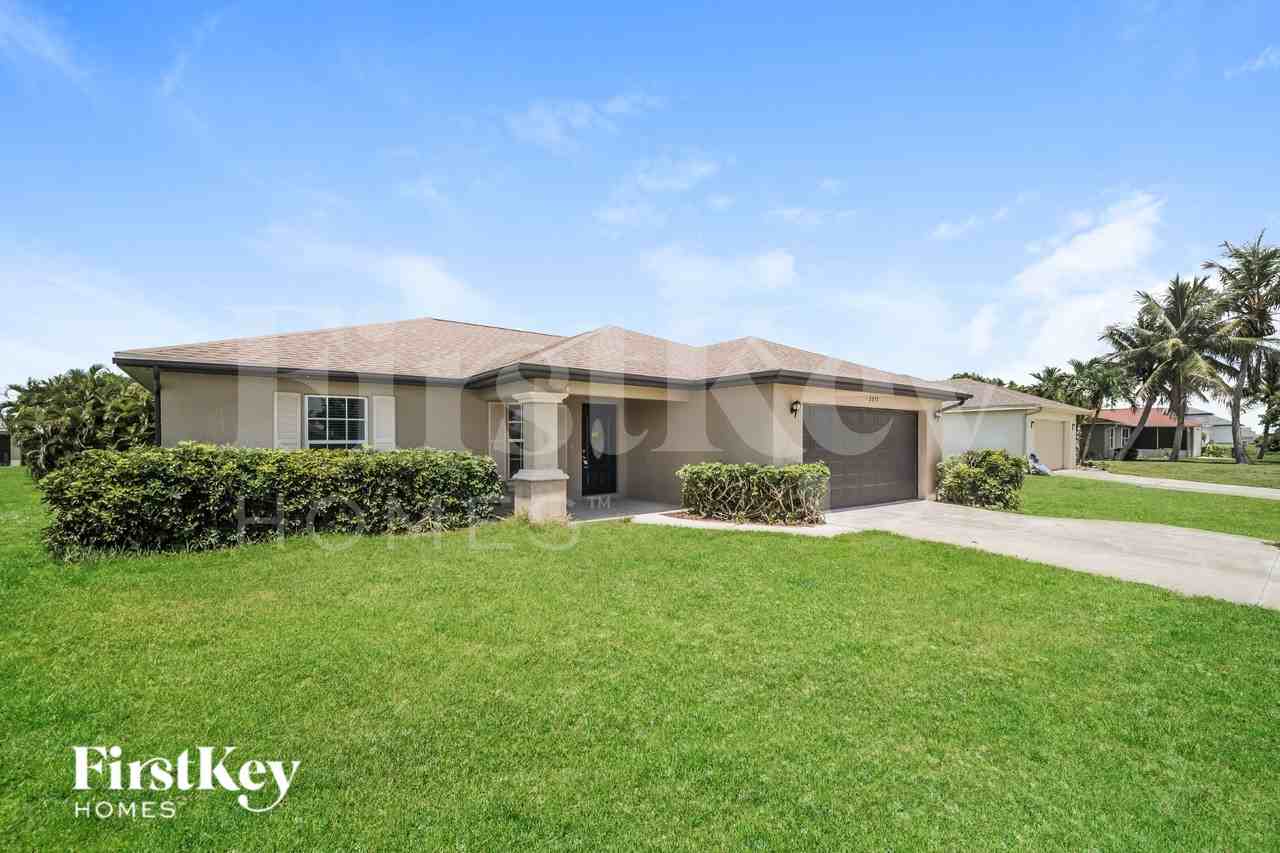 2237 Tropicana Pkwy W - Photo 2 of 20