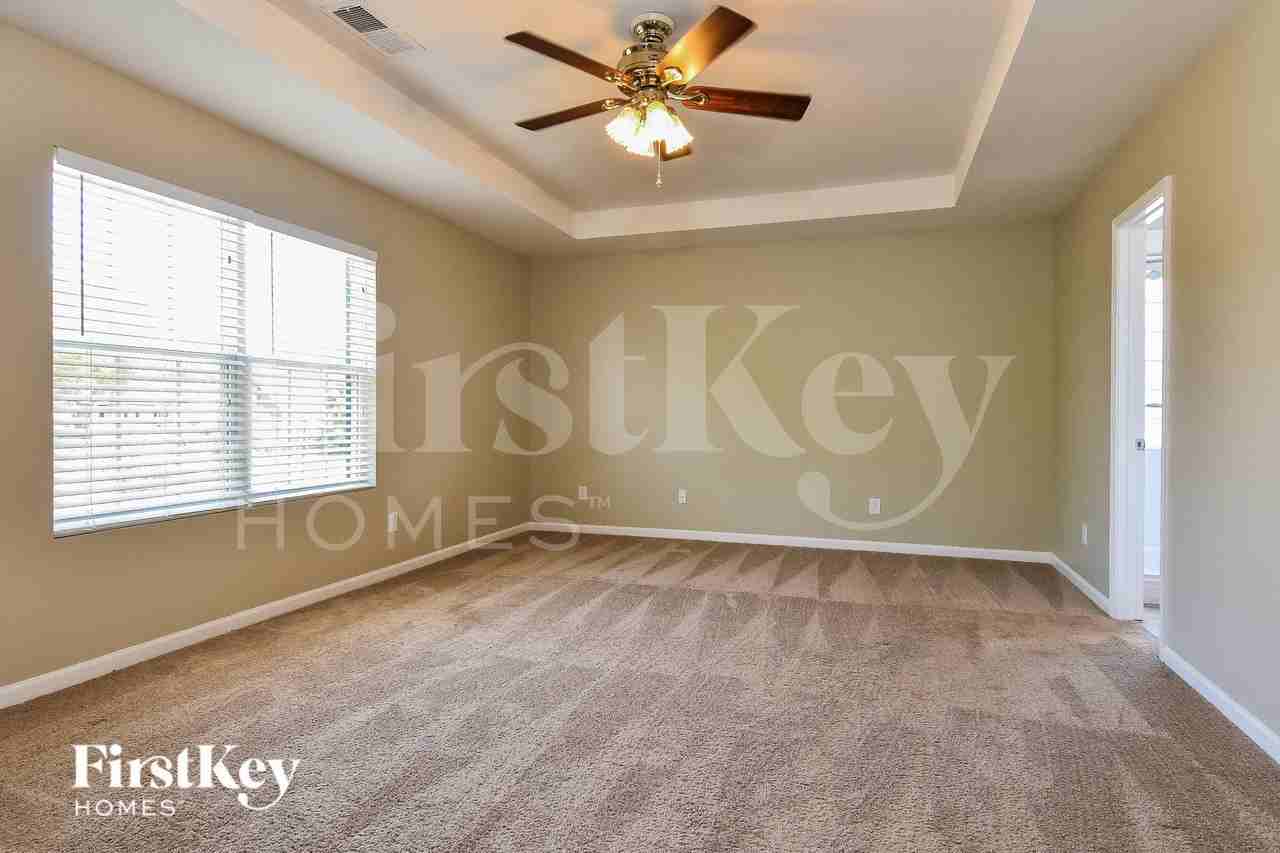 1815 Beeson Park Ln - Photo 3 of 11