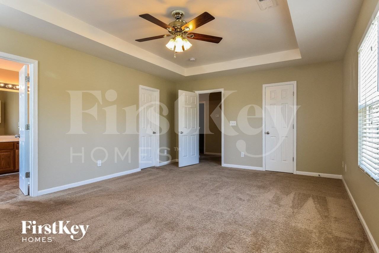 1815 Beeson Park Ln - Photo 4 of 11