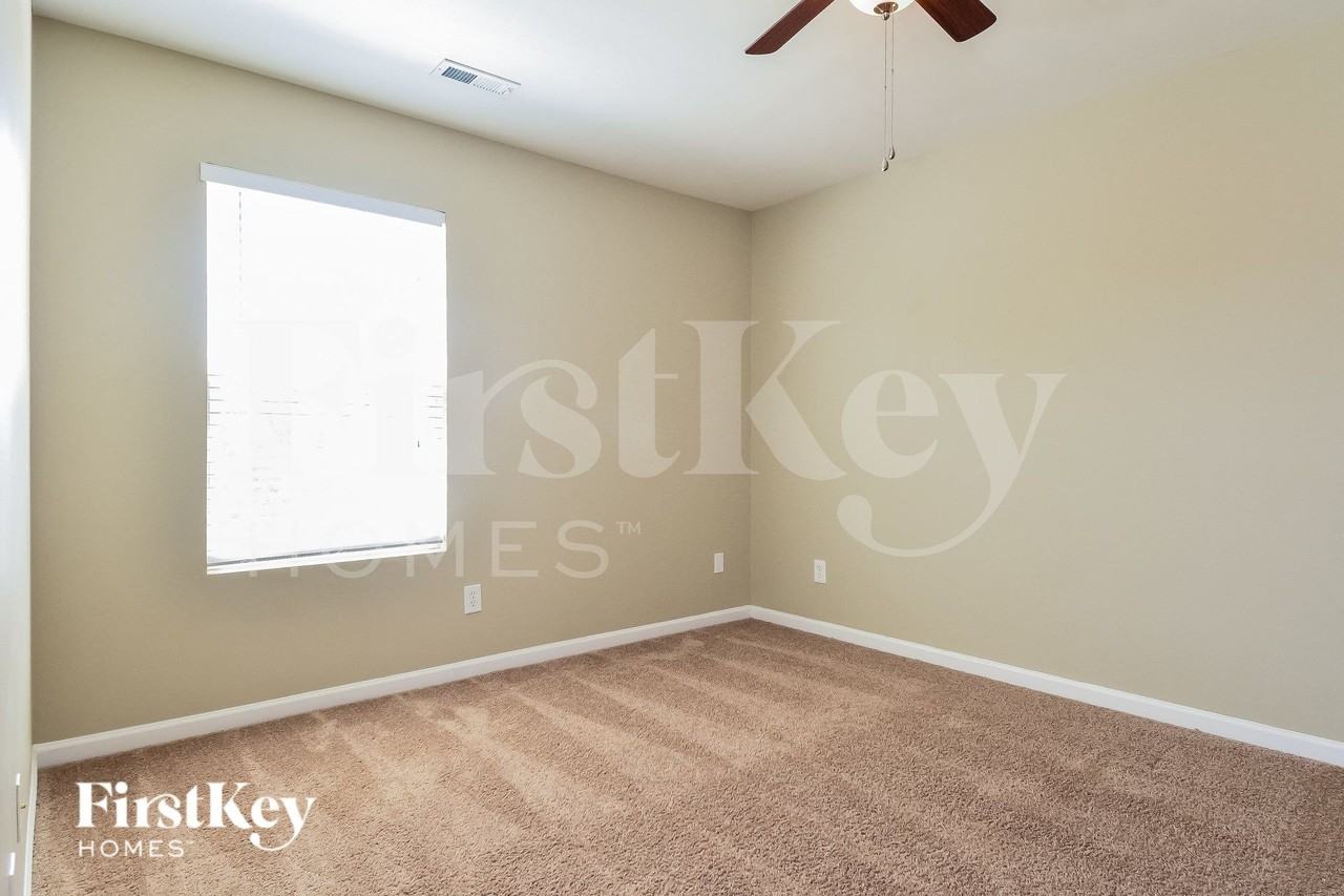 1815 Beeson Park Ln - Photo 5 of 11