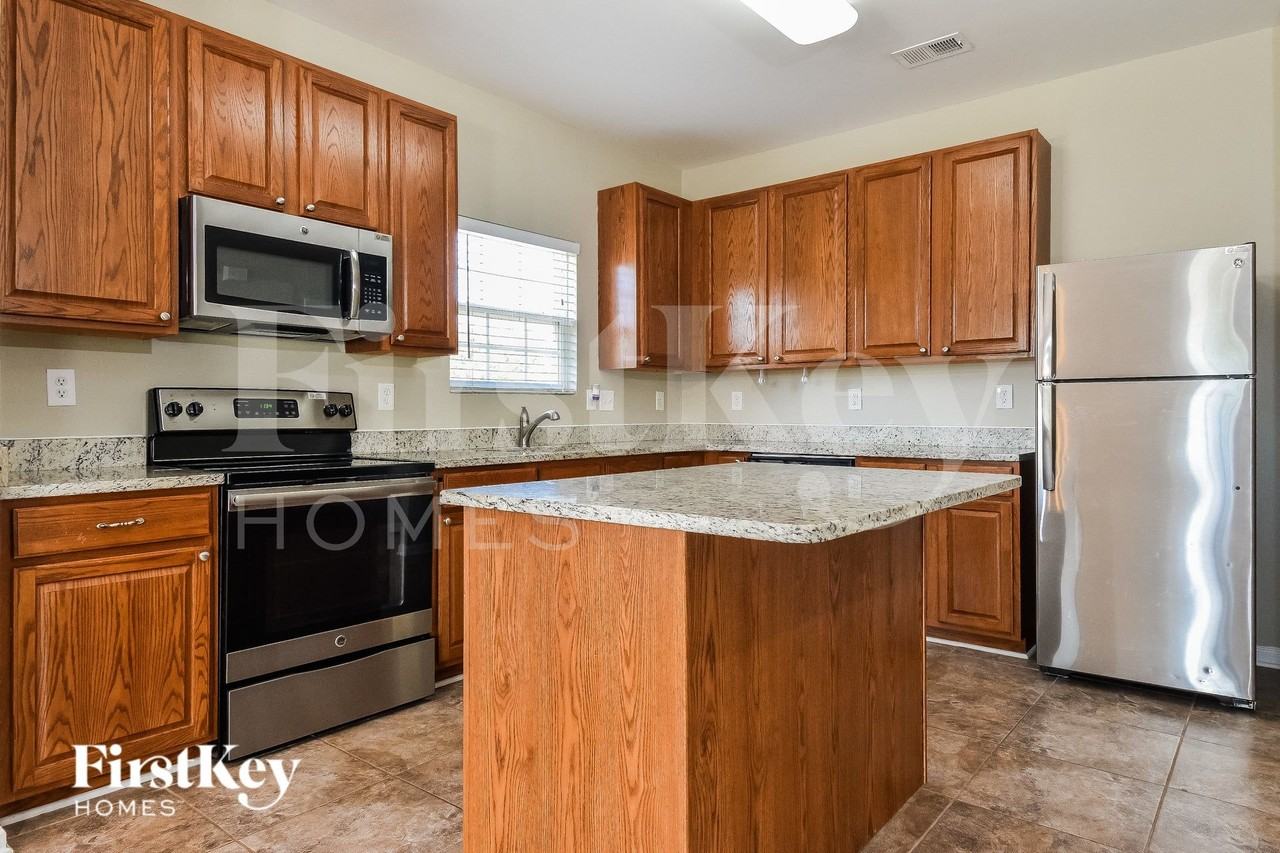 1815 Beeson Park Ln - Photo 7 of 11