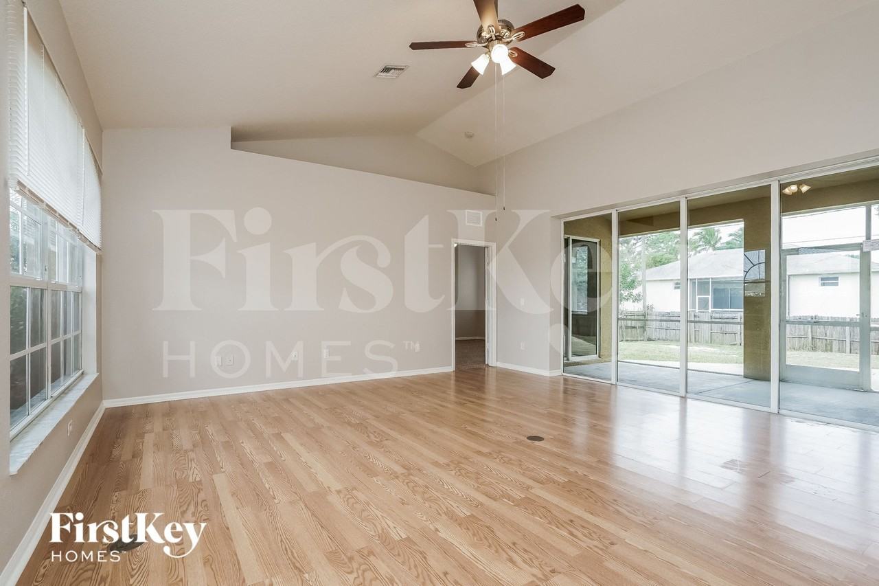 17528 Braddock Rd - Photo 3 of 17