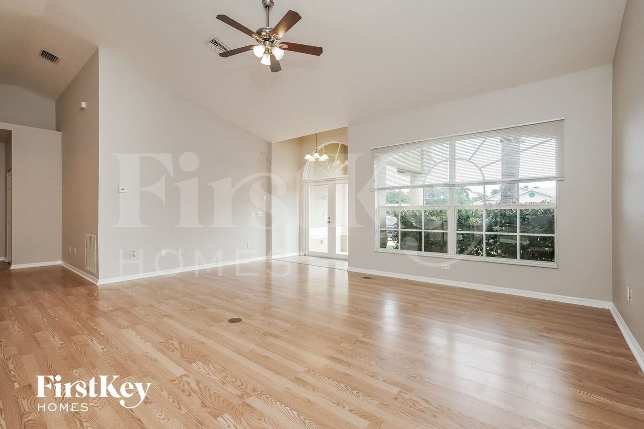 17528 Braddock Rd - Photo 4 of 17