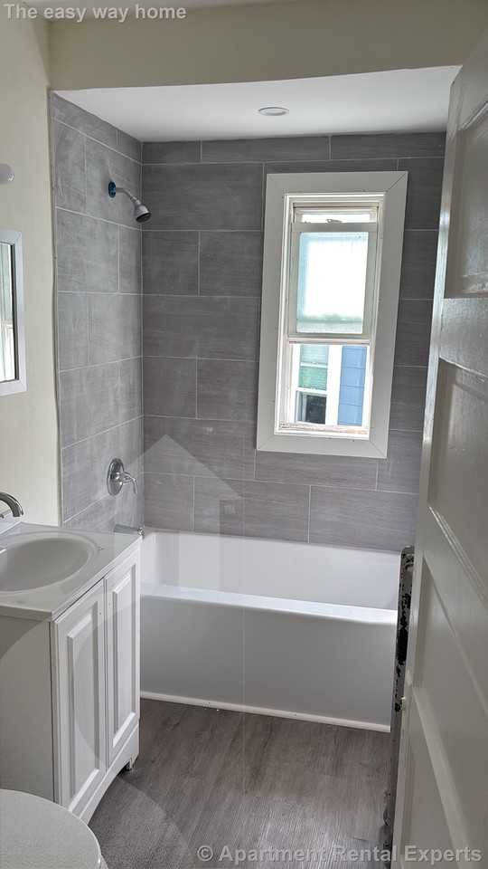 76 Conwell Ave #3 - Photo 4 of 11
