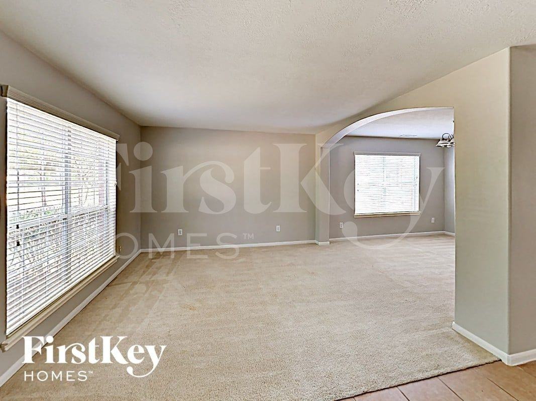 15207 Green Whisper Dr - Photo 2 of 17