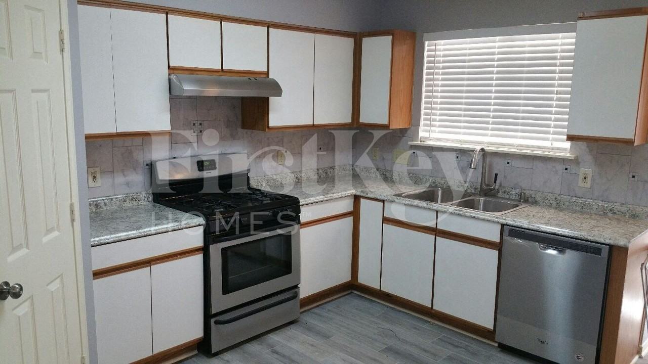 13322 Gendley Dr - Photo 3 of 13