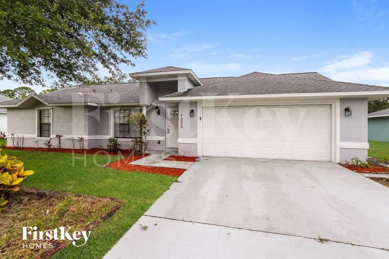1253 Giralda Cir Nw - Photo 2 of 15