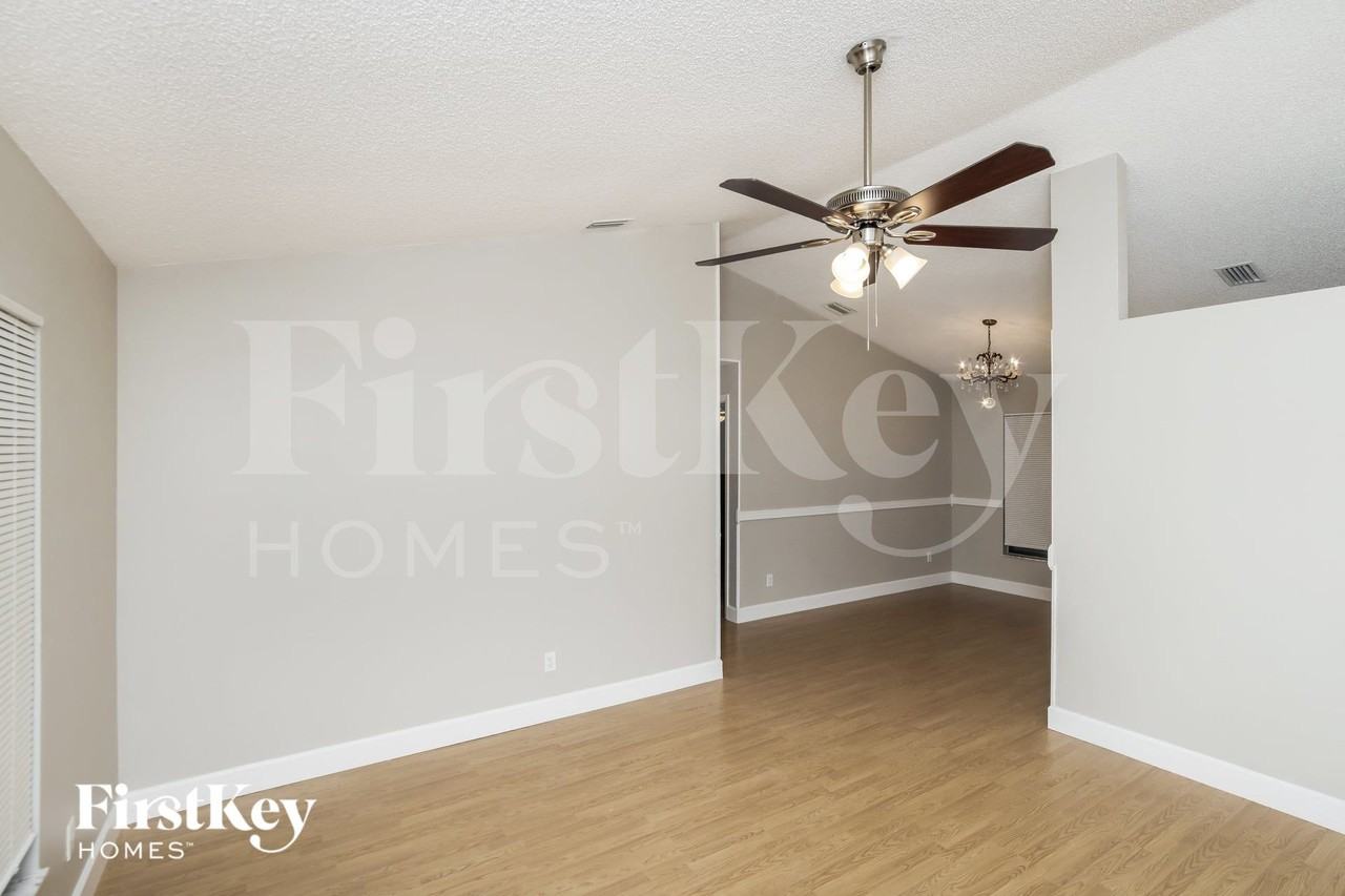 1253 Giralda Cir Nw - Photo 5 of 15