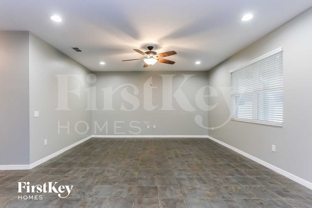 11533 Luckygem Dr - Photo 2 of 15