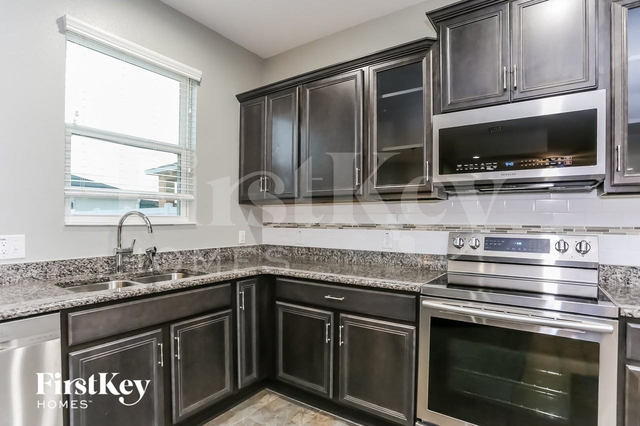 11533 Luckygem Dr - Photo 5 of 15