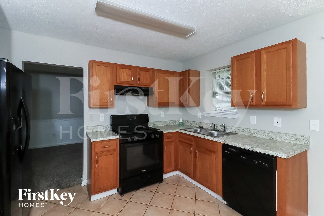 1118 Summerstone Trce - Photo 6 of 15