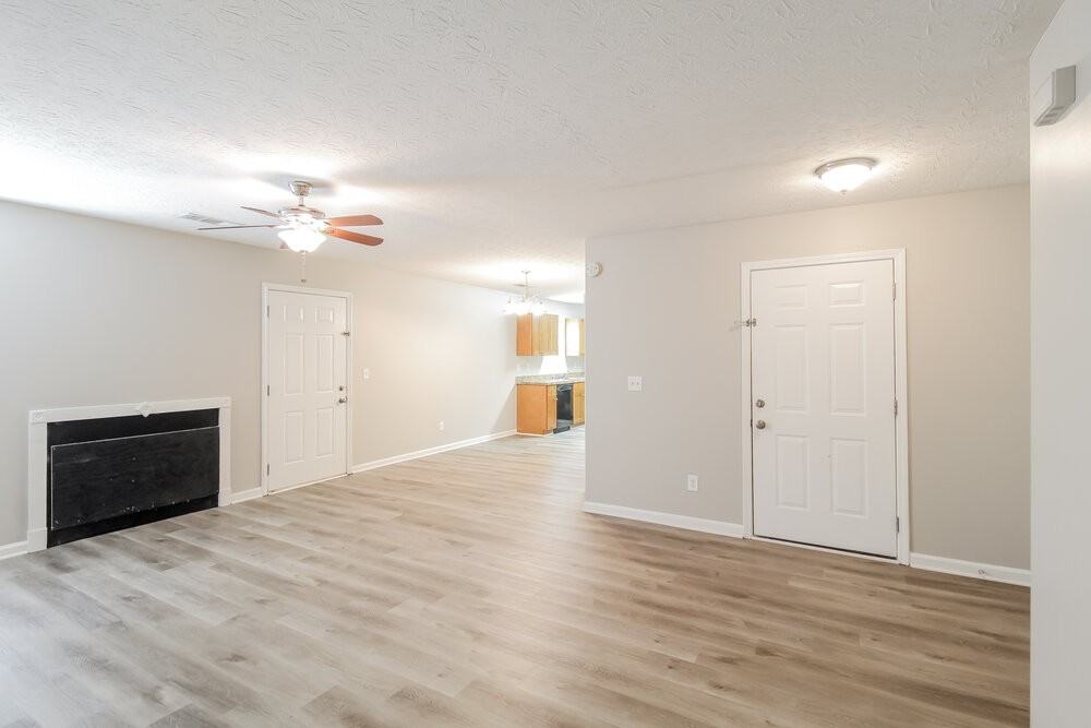 160 Avery Dr - Photo 3 of 16