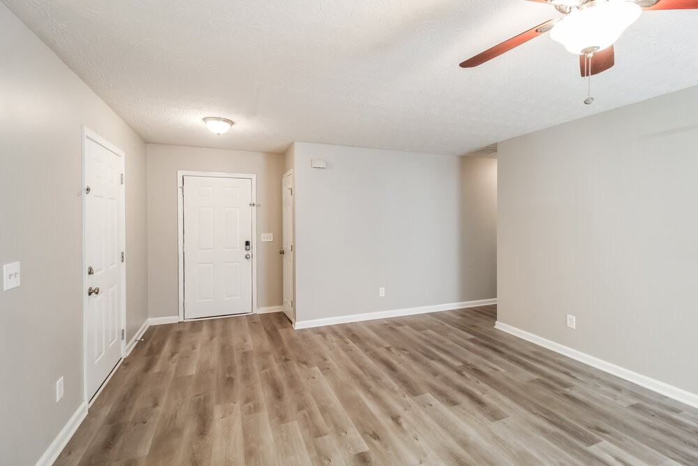 160 Avery Dr - Photo 4 of 16
