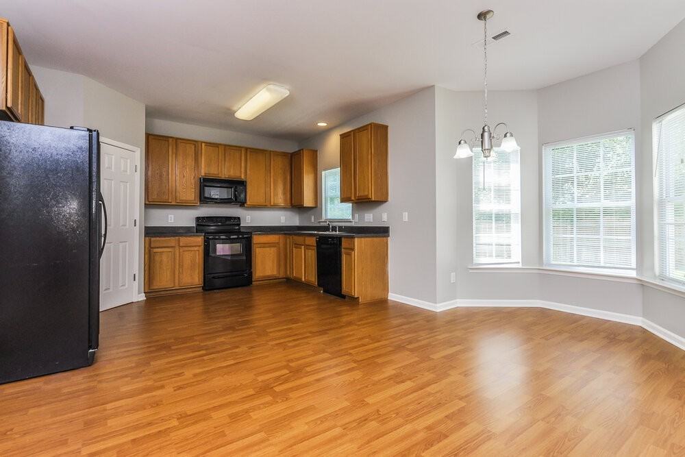 804 Red Oak Tree Dr - Photo 5 of 20