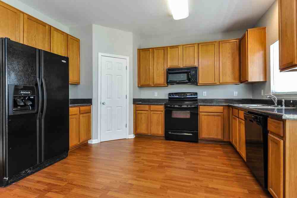 804 Red Oak Tree Dr - Photo 6 of 20