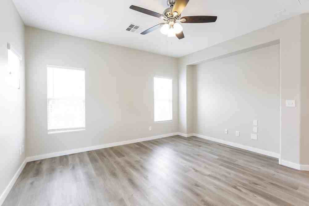 6763 Twisted Wood Dr - Photo 5 of 17