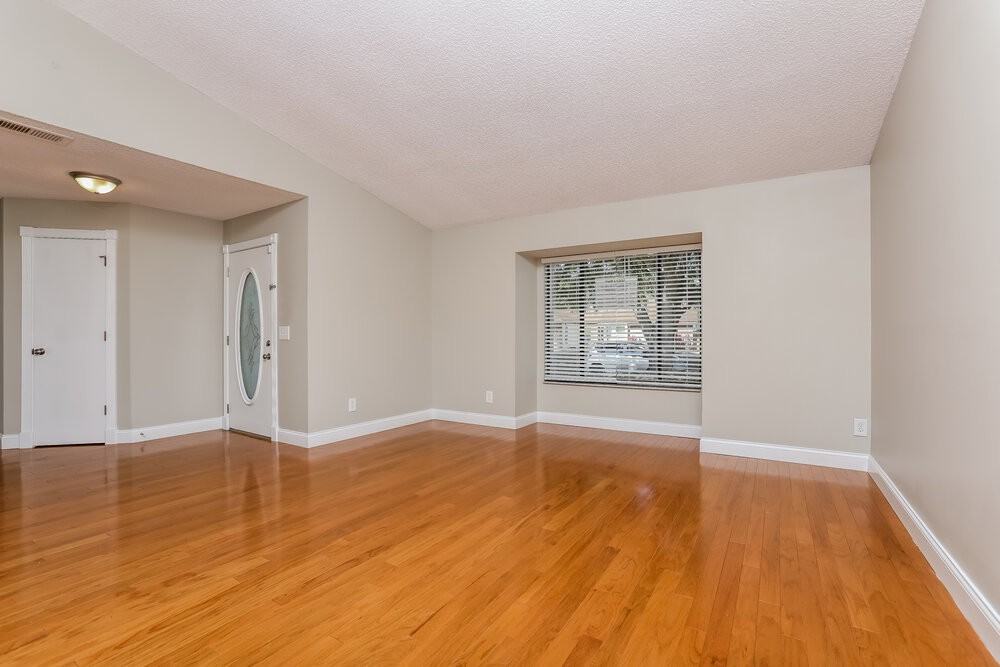 3737 Valencia Grove Ln - Photo 4 of 17