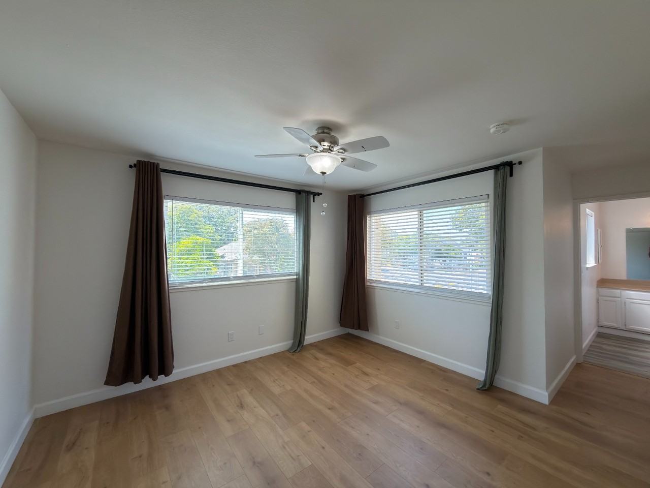 770 Harrison St - Photo 4 of 39