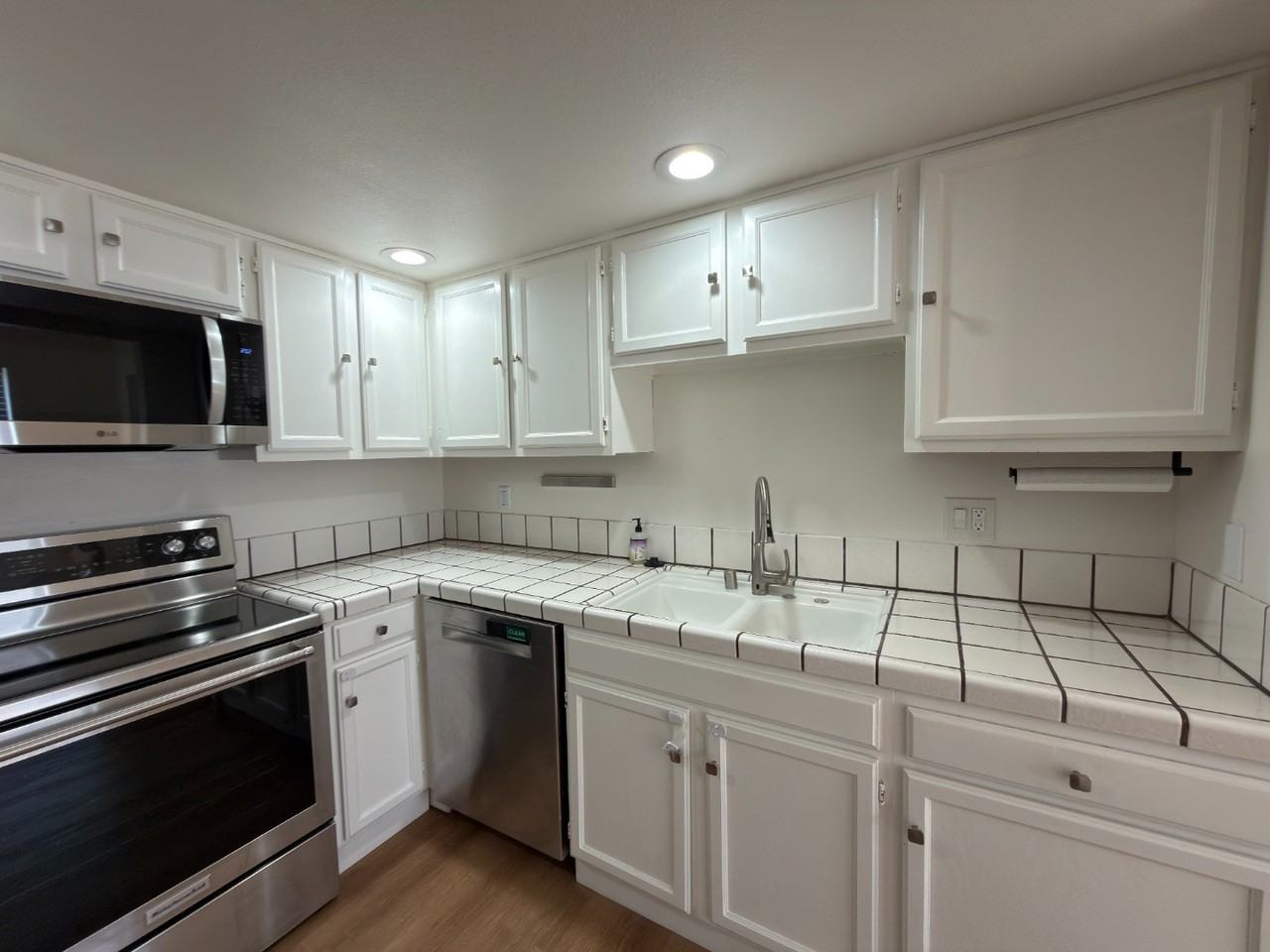 770 Harrison St - Photo 7 of 39