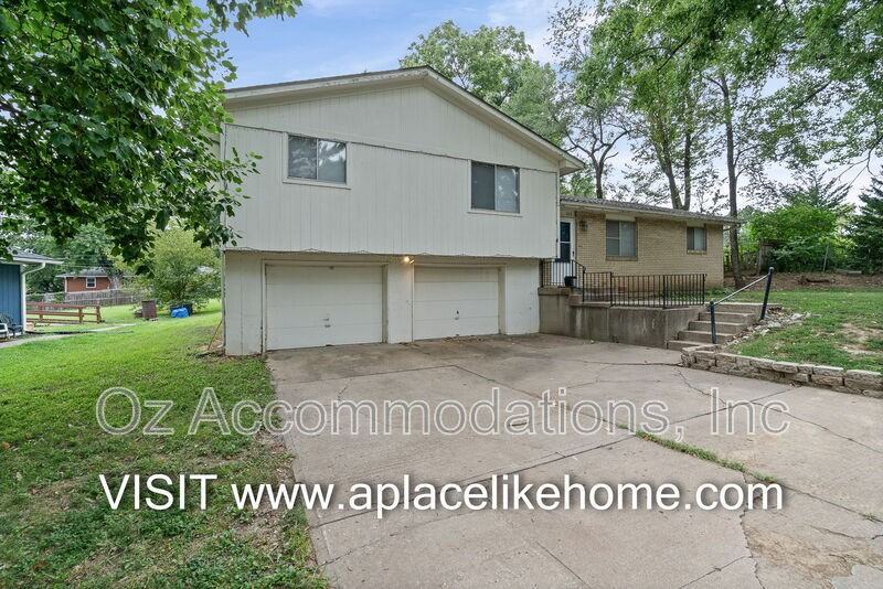 1606 N 63rd Pl - Photo 3 of 32