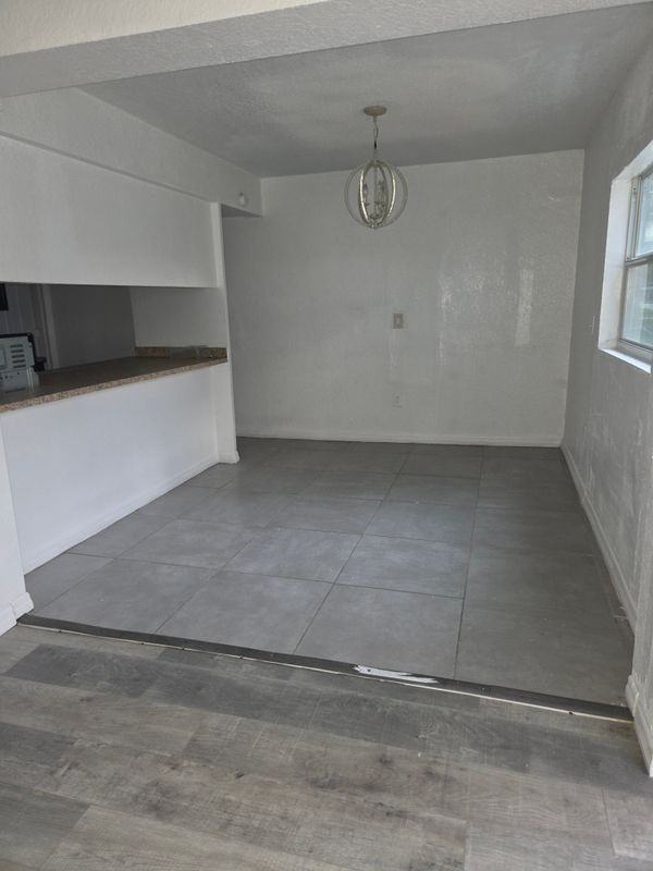 1033 Sumner St - Photo 6 of 16