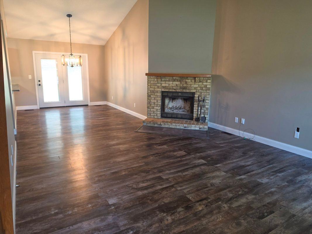 325 Westbrook Dr - Photo 4 of 22