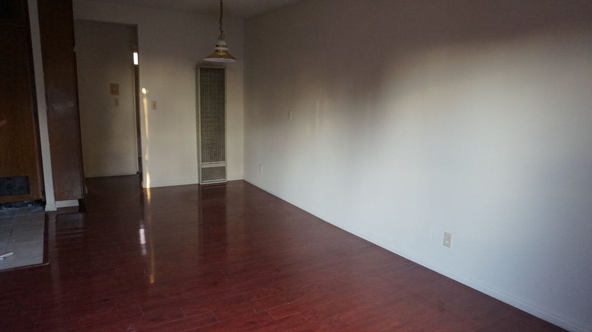 1441 Lake Shore Ave - Photo 2 of 15