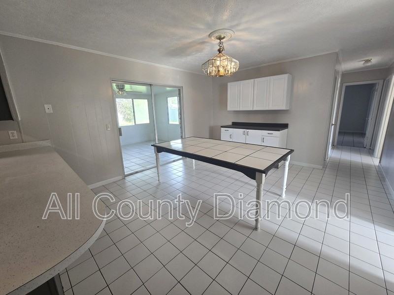 215 S Kimbrel Ave - Photo 7 of 21