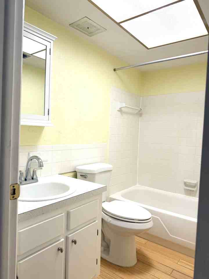 5880 38th Ave N #305 - Photo 7 of 9