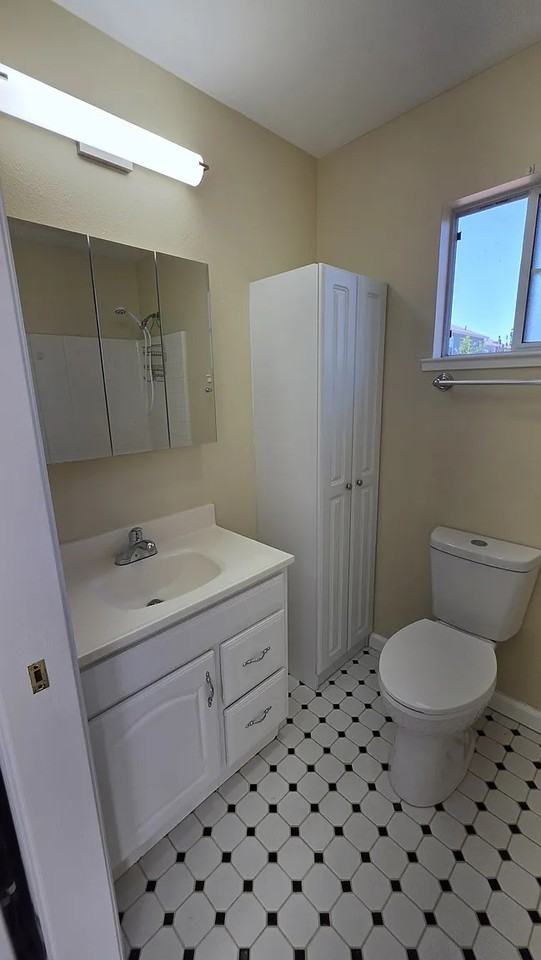512 Poplar Ave - Photo 3 of 12
