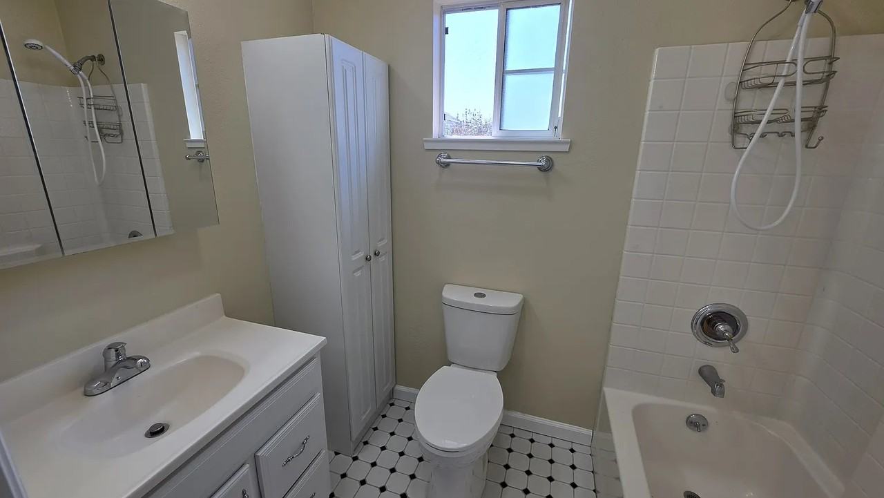 512 Poplar Ave - Photo 6 of 12