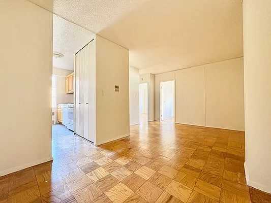 176 E 80th St #11 - Photo 3 of 3