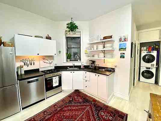 211 W 83rd St #13 - Photo 3 of 5