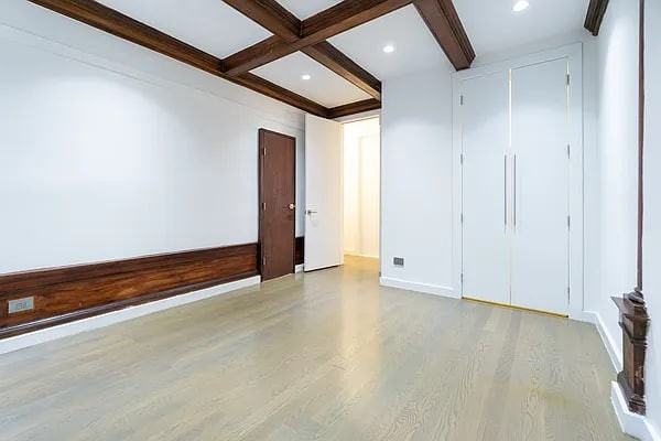 314 W 91st St #11 - Photo 4 of 4