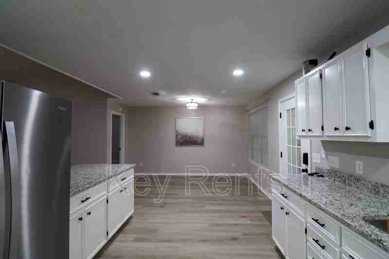 9001 Thompson Dr - Photo 7 of 19