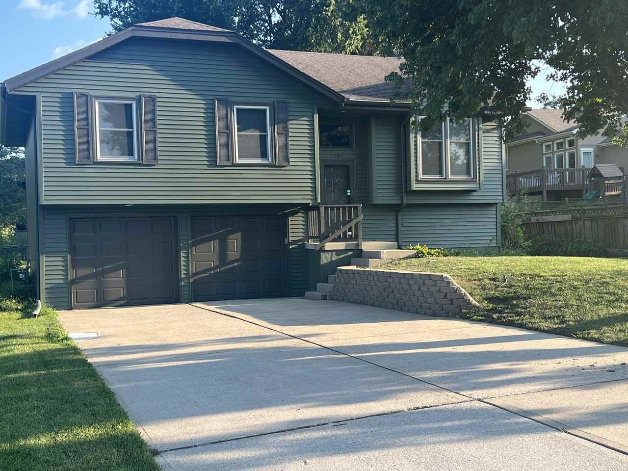 1701 Ne Patterson Dr #NA - Photo 2 of 29