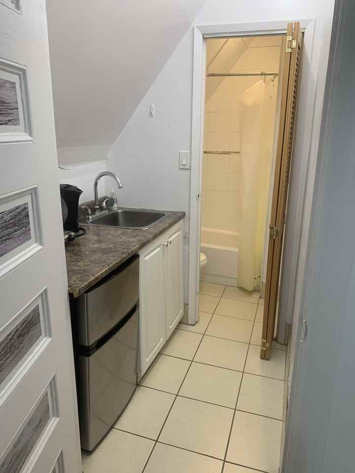 Dupont St & Spadina Rd #Main - Photo 2 of 11