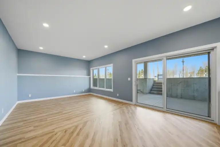 4025 Lakeshore Dr - Photo 3 of 16